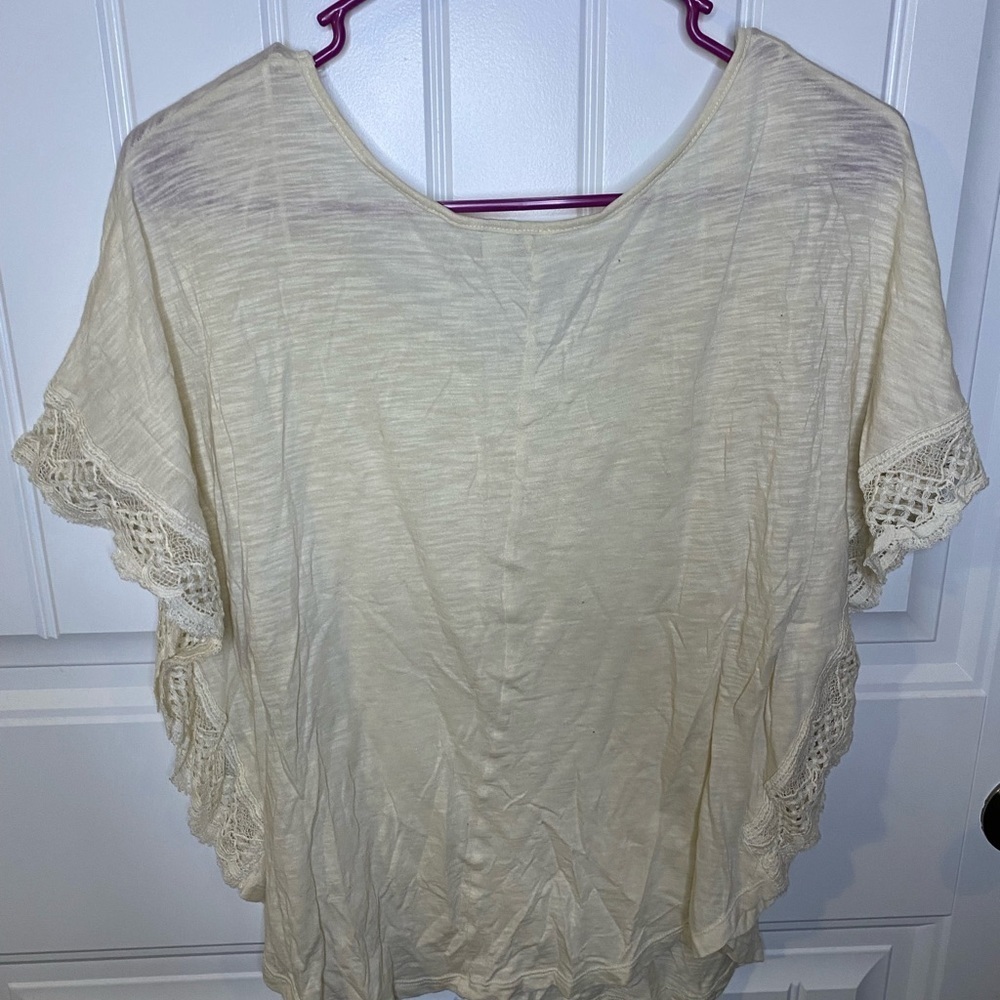 Lauren Conrad Cream Top with lace detail - Picture 7 of 7